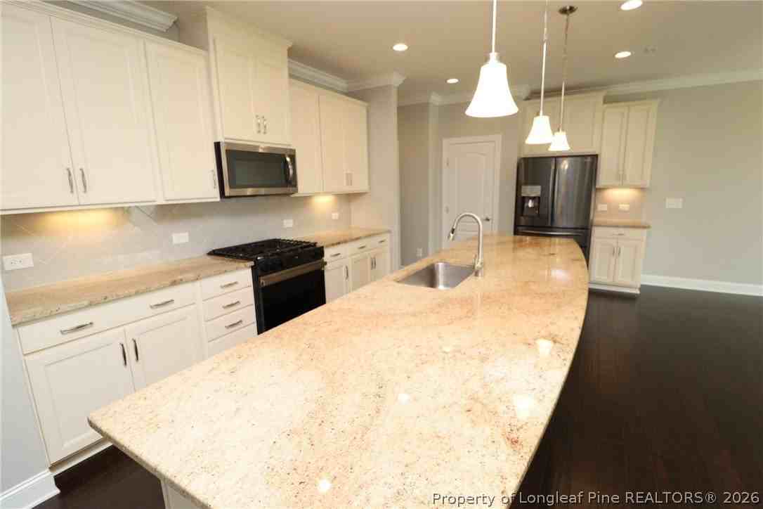 410 Boscawen Ln - Photo 4 of 42