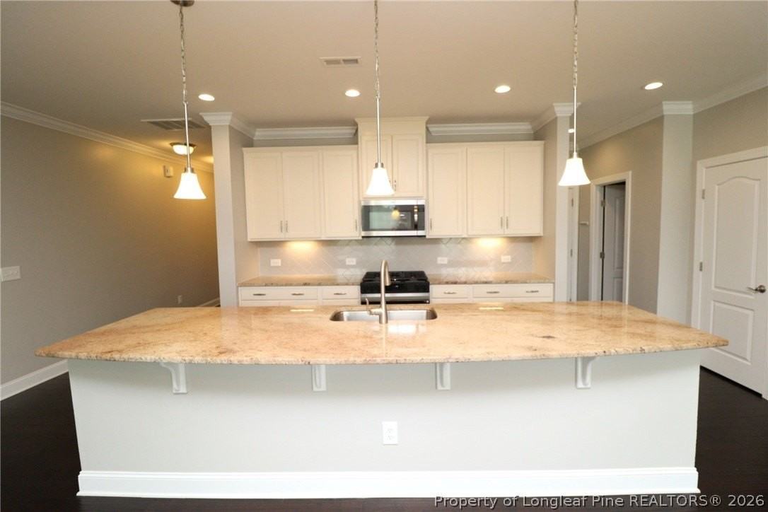 410 Boscawen Ln - Photo 5 of 42