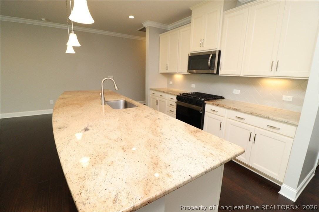 410 Boscawen Ln - Photo 6 of 42