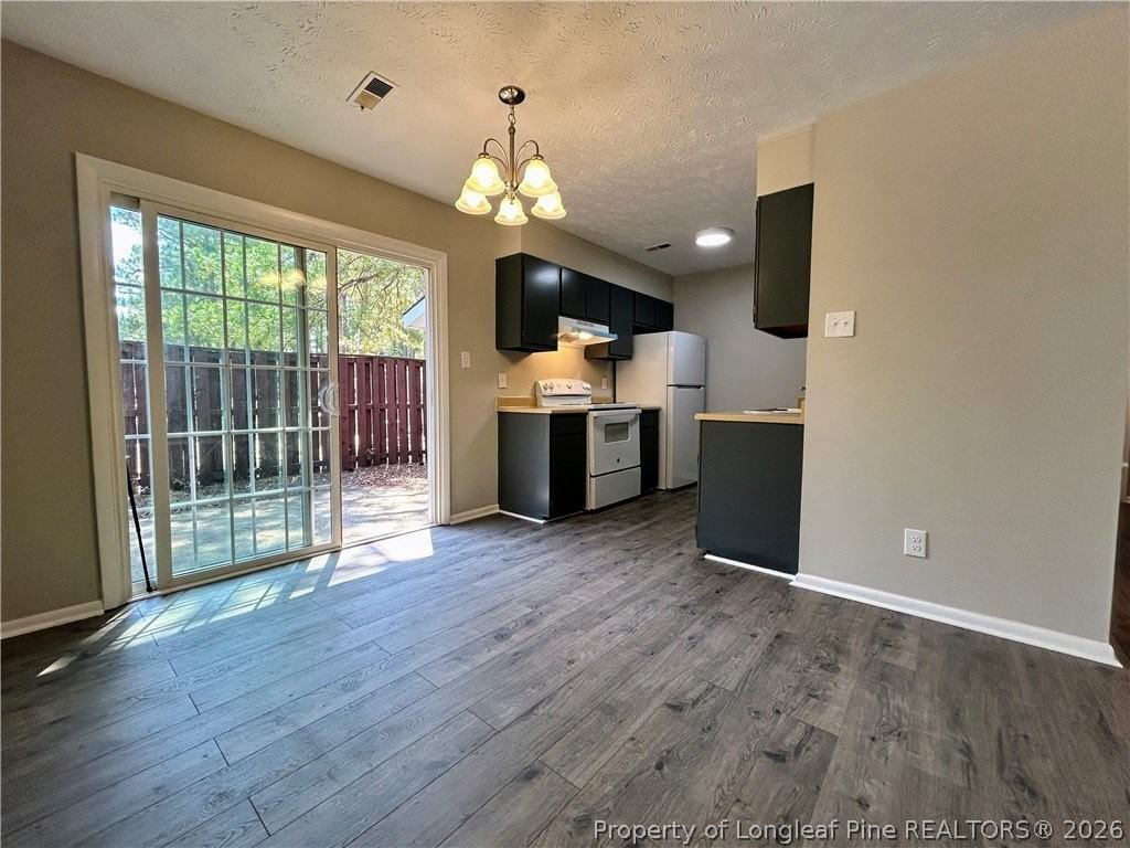633 Mosswood Ln - Photo 4 of 15