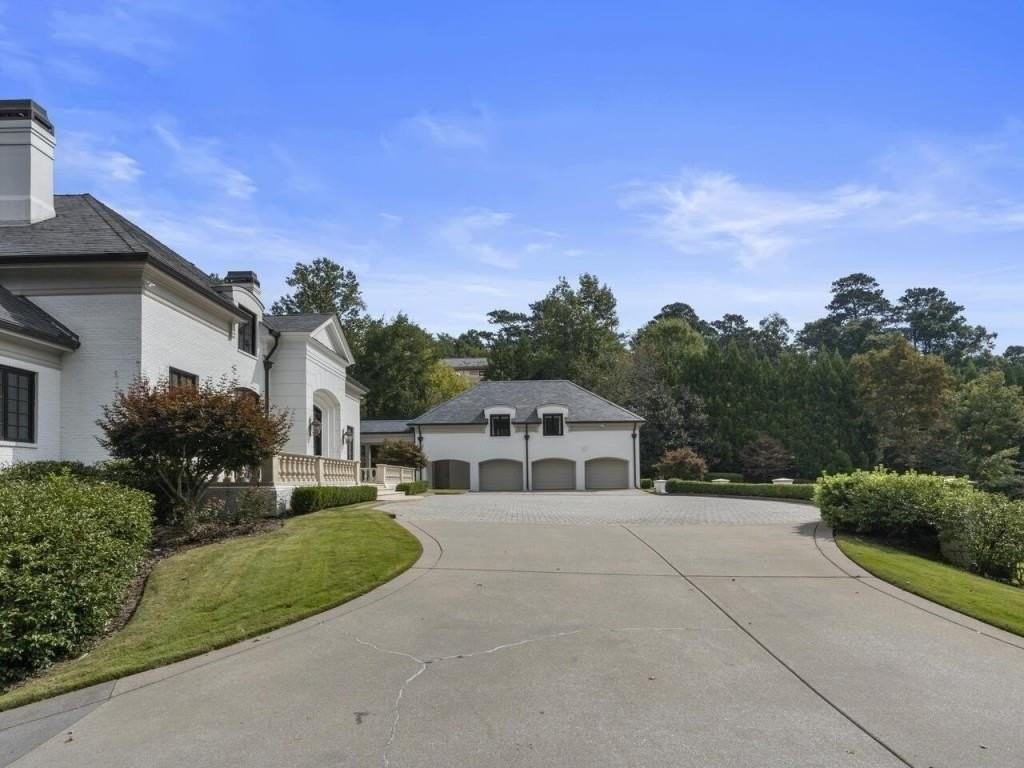 997 Davis Dr - Photo 4 of 50