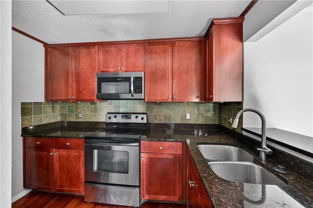 2657 Lenox Rd Ne #H110 - Photo 6 of 22