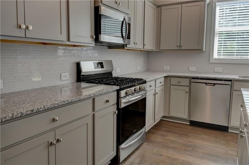 2967 Cove View Ct - Photo 3 of 20