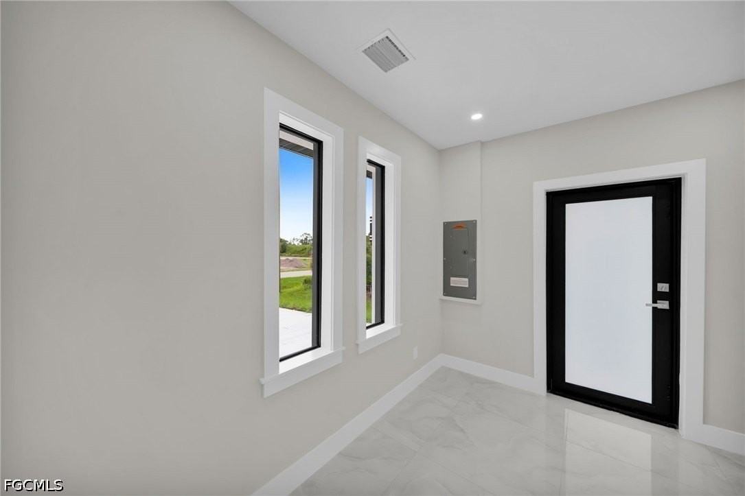 462 Lampion Ave S - Photo 3 of 10