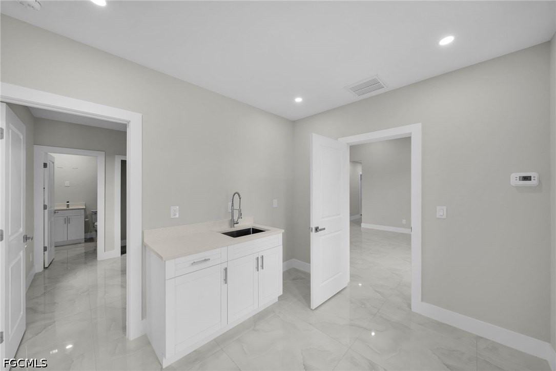 462 Lampion Ave S - Photo 4 of 10