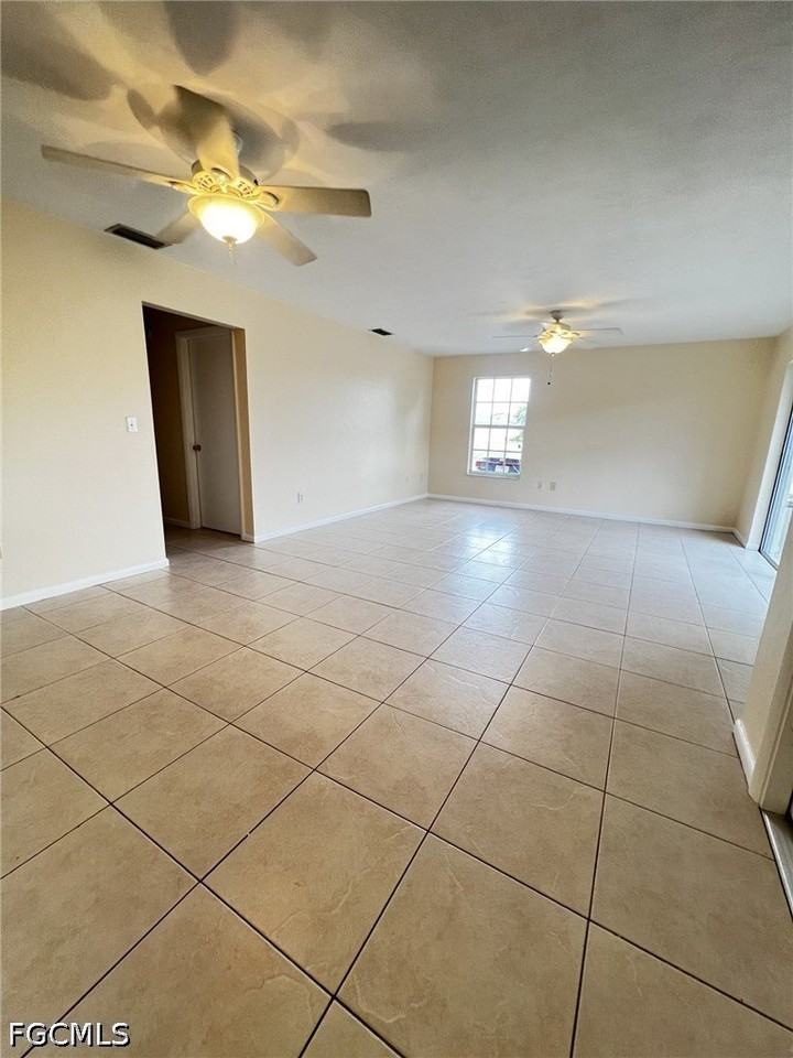 609 Se 23rd Pl #1 - Photo 2 of 11