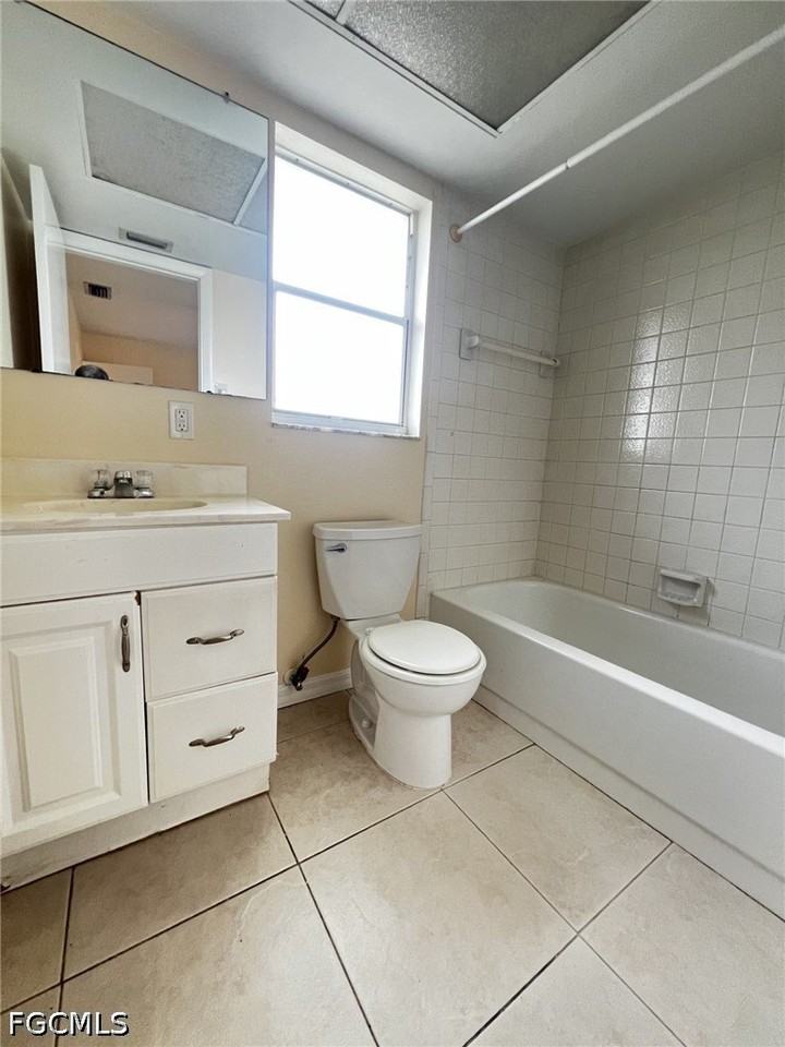 609 Se 23rd Pl #1 - Photo 7 of 11
