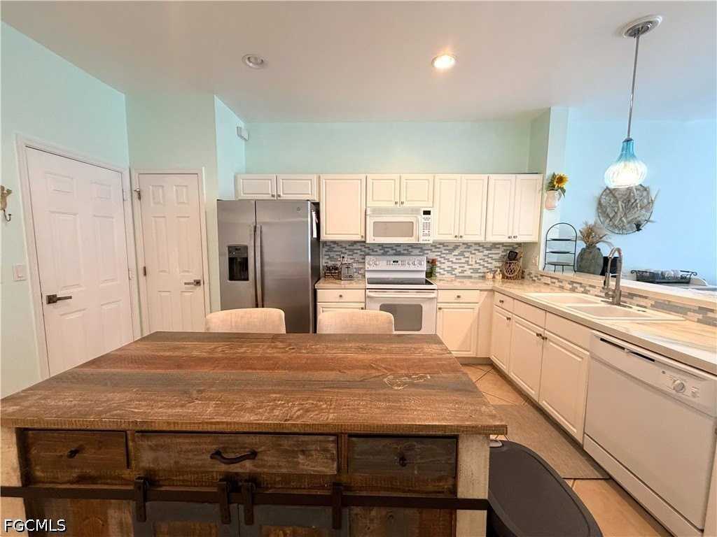 8311 Village Edge Cir #3 - Photo 5 of 40