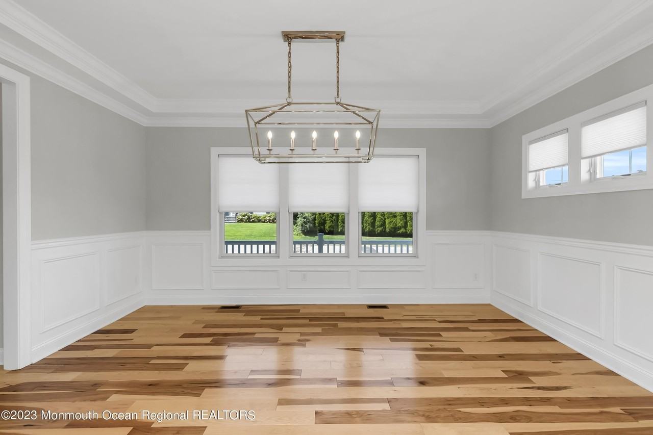 402 6th Ave - Photo 5 of 40