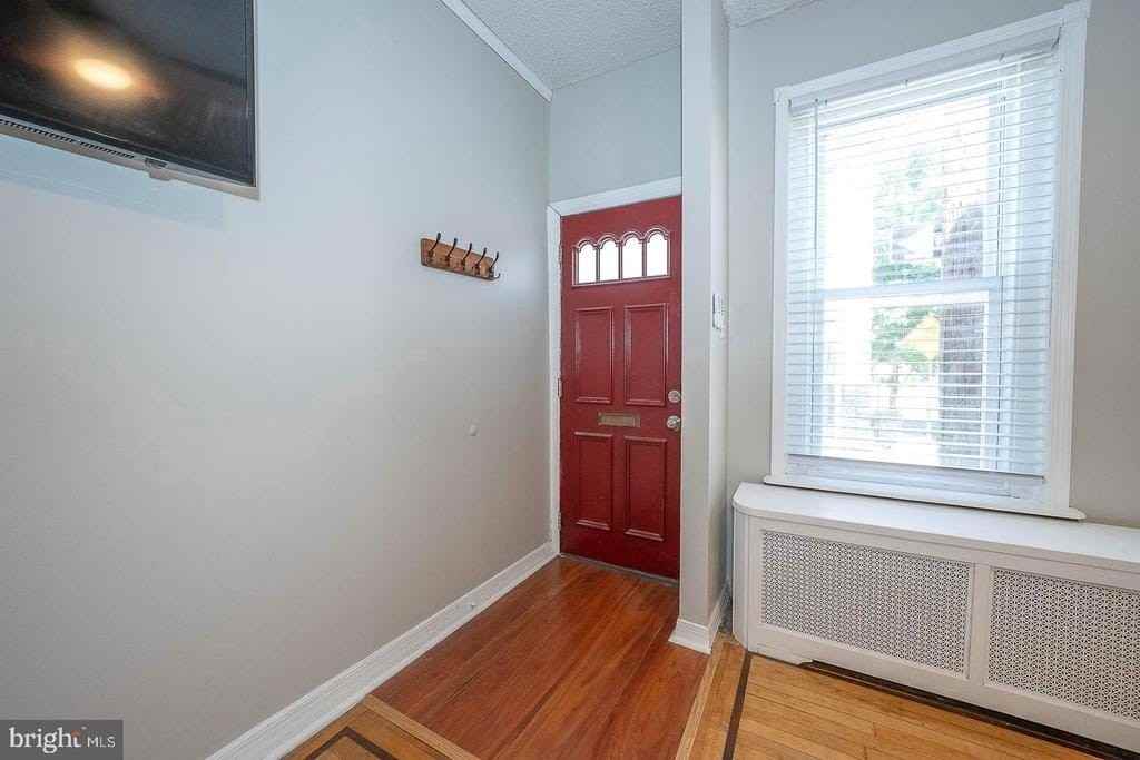 418 Harlan St - Photo 3 of 31