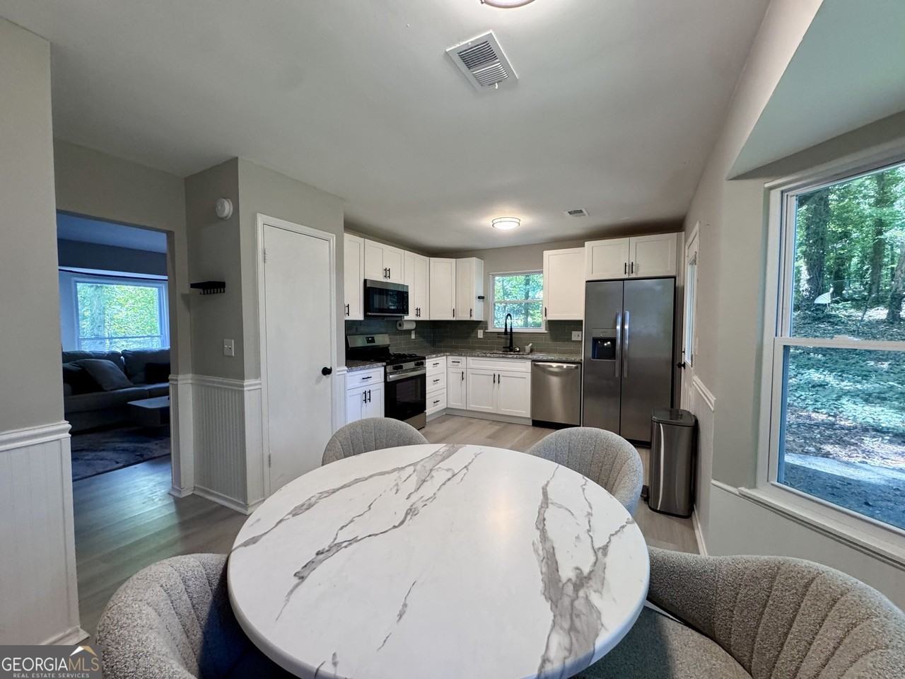 3814 Whaley Ct - Photo 6 of 13