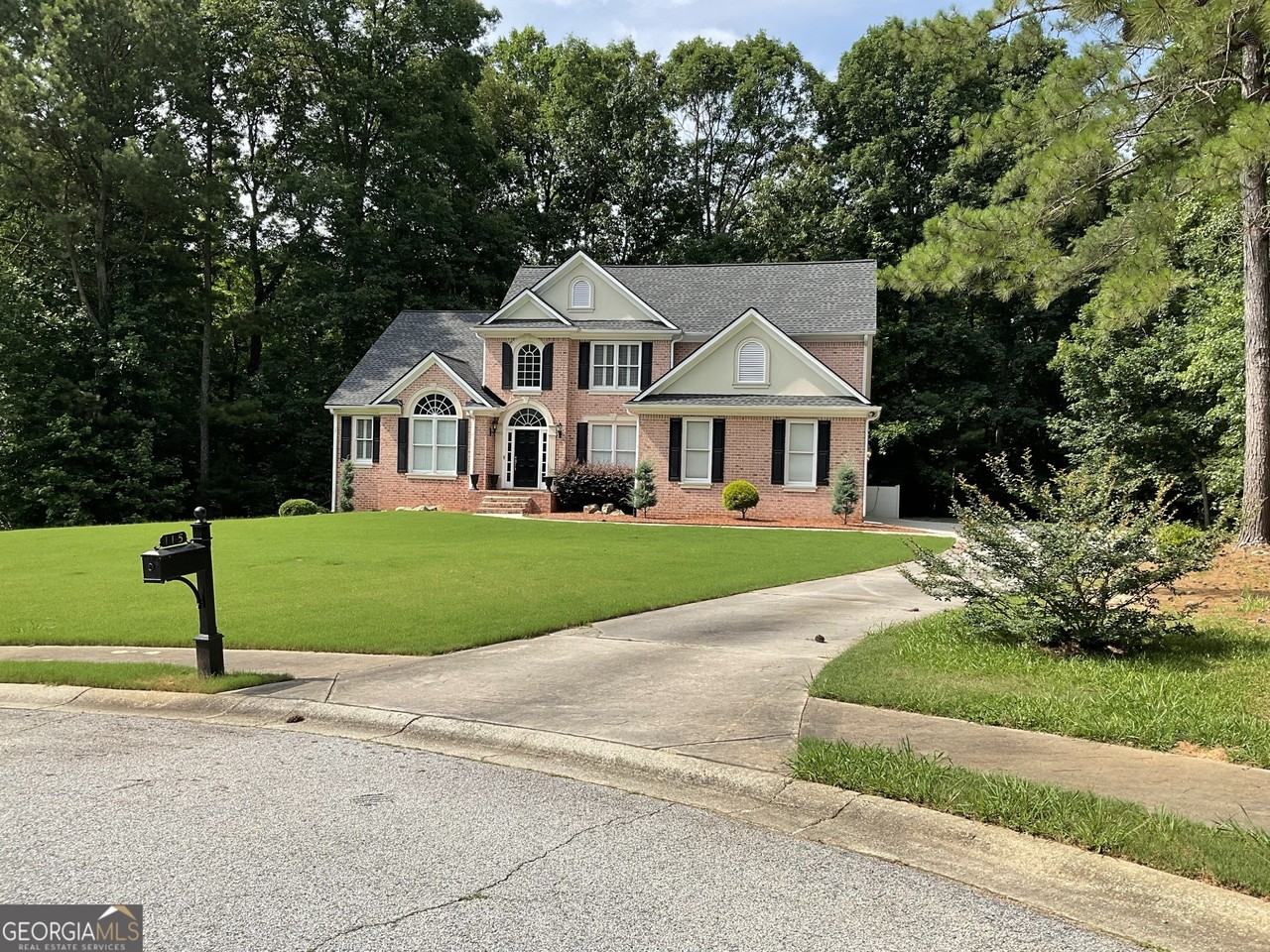 115 Sutton Ct - Photo 2 of 30