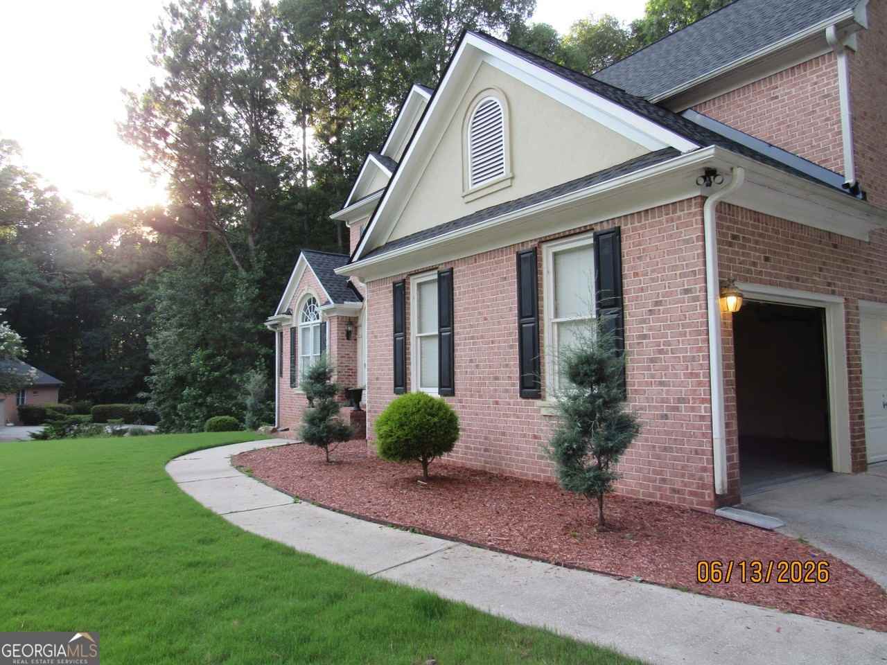 115 Sutton Ct - Photo 3 of 30