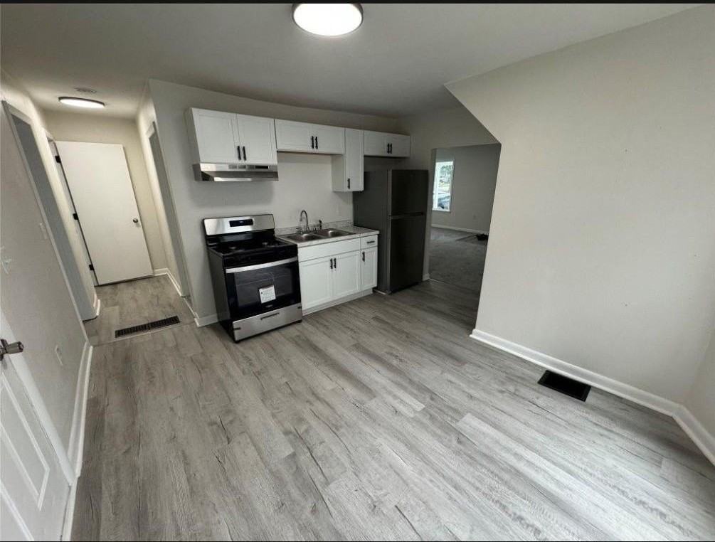 702 Broad St #1 - Photo 5 of 13