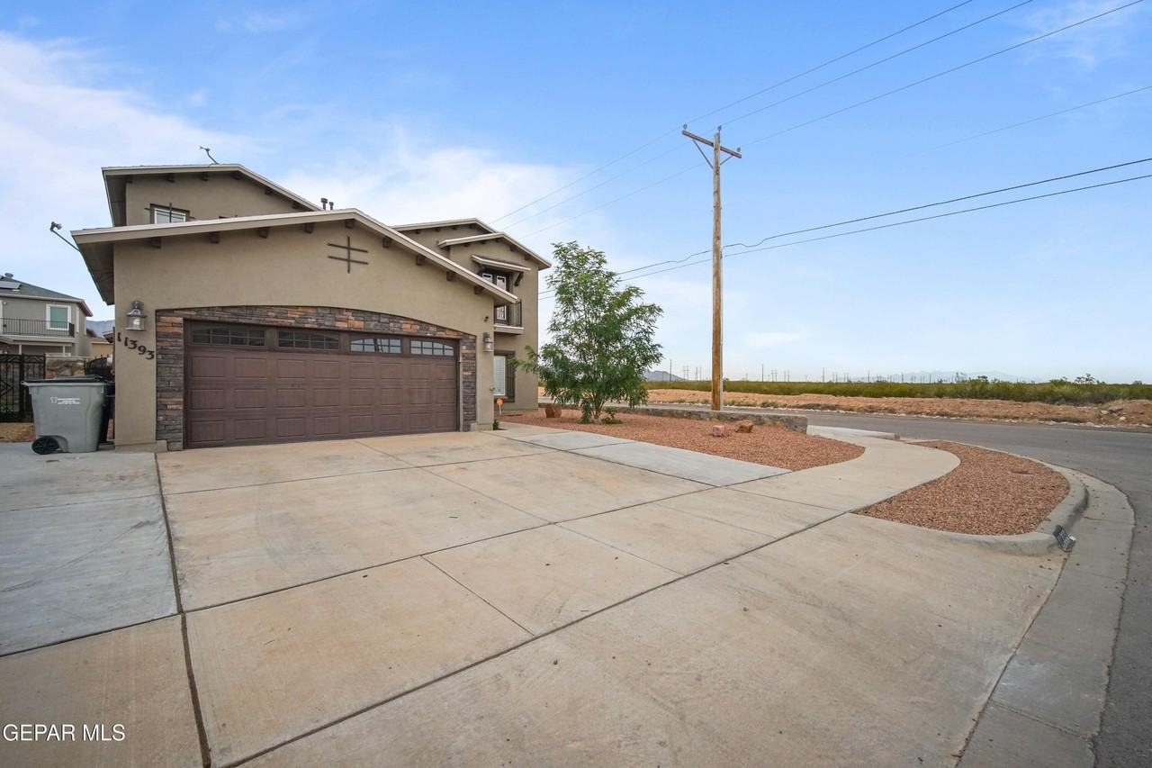 11393 Bullseye St - Photo 2 of 36