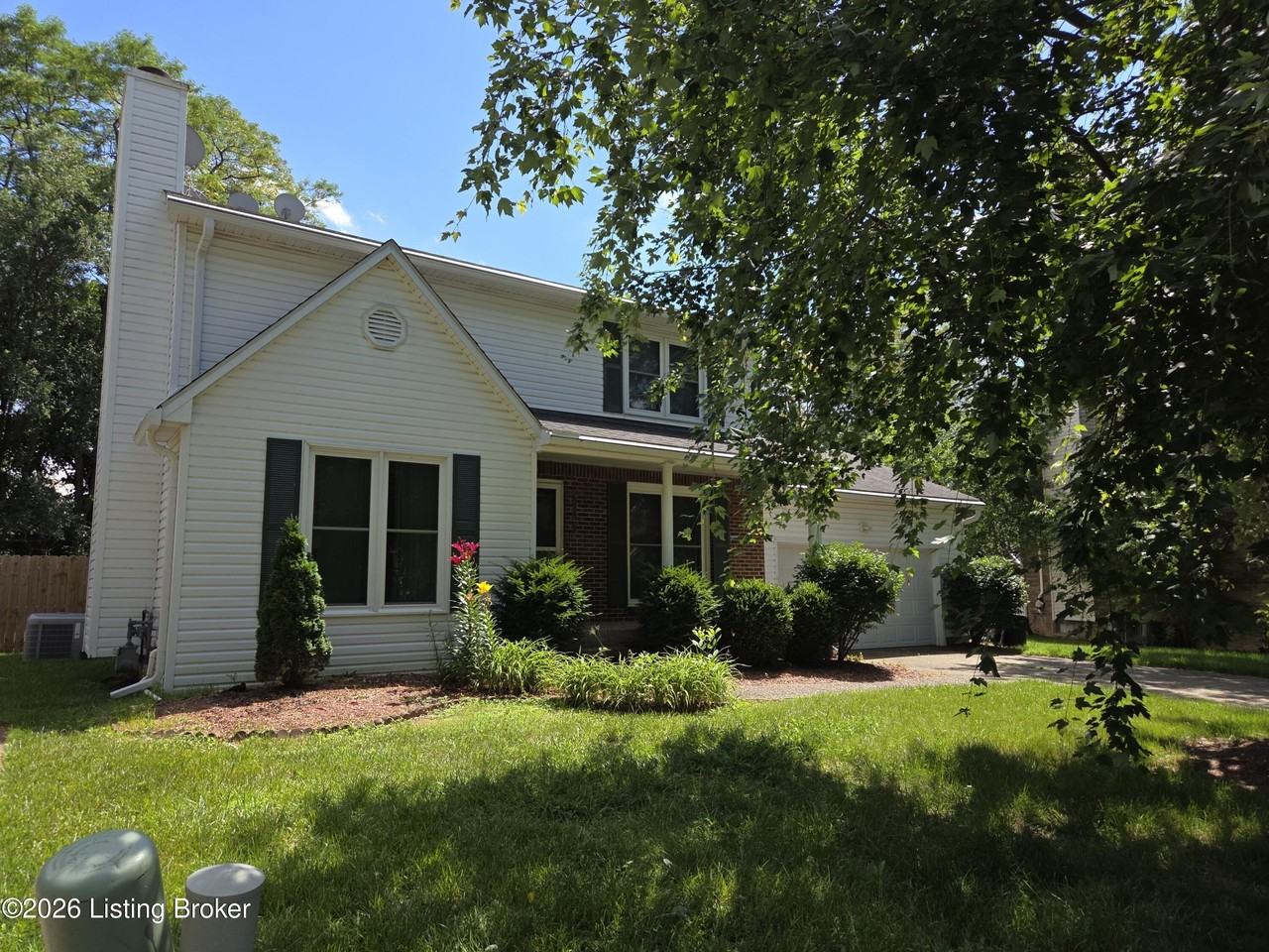4204 Holly Tree Dr - Photo 2 of 40