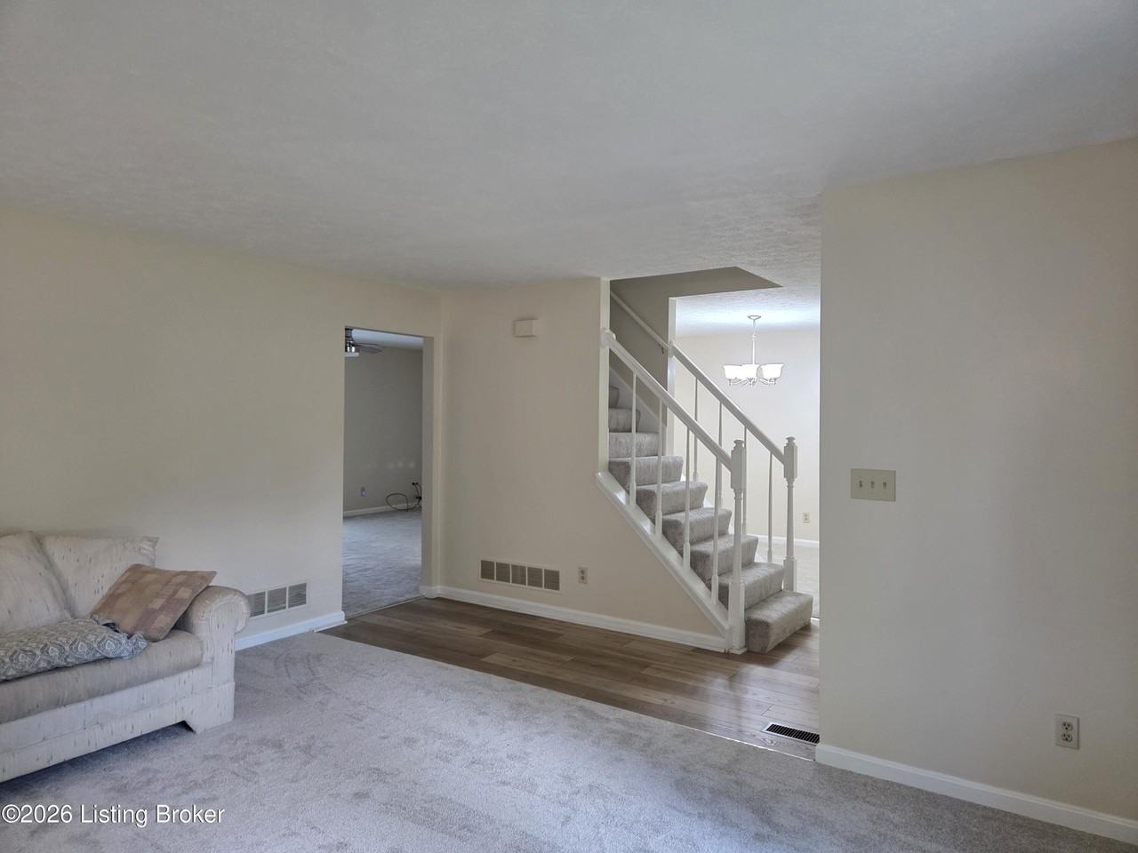 4204 Holly Tree Dr - Photo 6 of 40