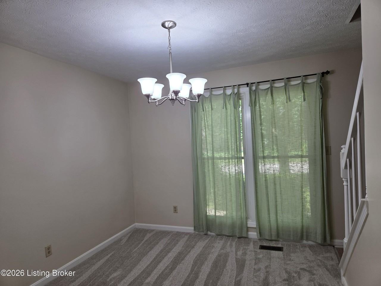 4204 Holly Tree Dr - Photo 7 of 40