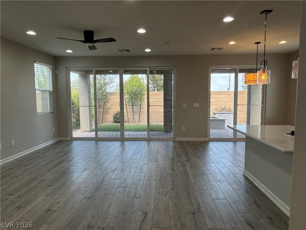 5636 Justin Robert St - Photo 3 of 41