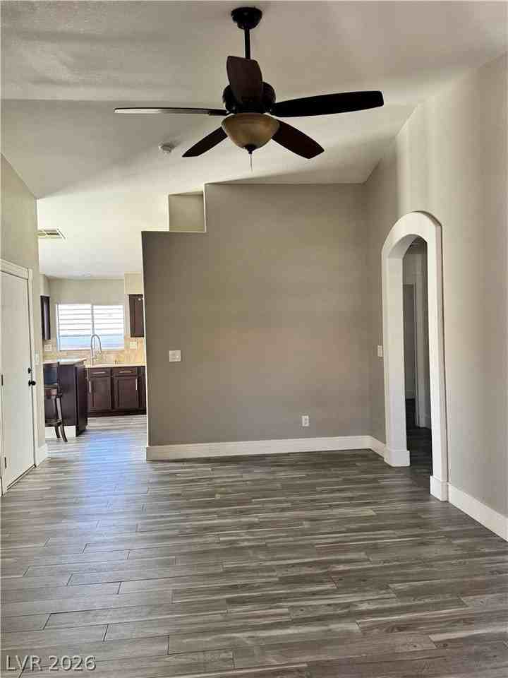 5396 Golden Barrel Ave - Photo 4 of 30