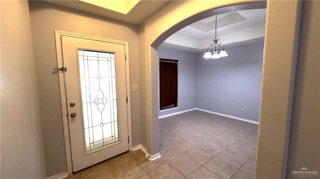3405 Santa Monica - Photo 2 of 28