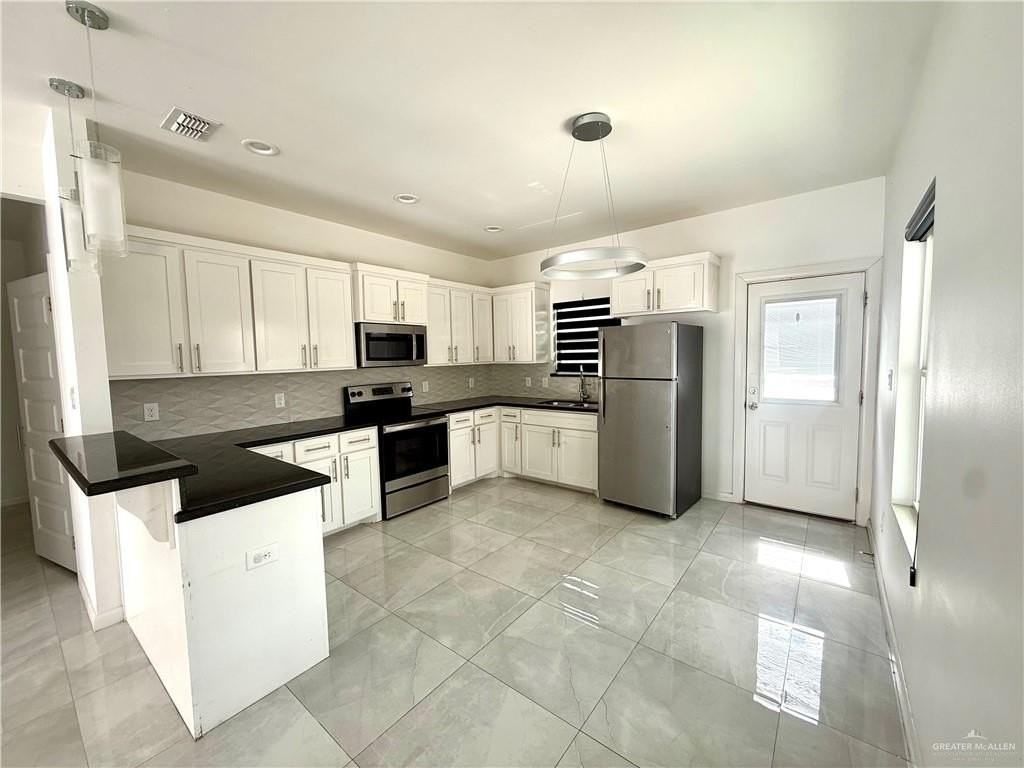 5608 Puffin Ave #4 - Photo 3 of 10