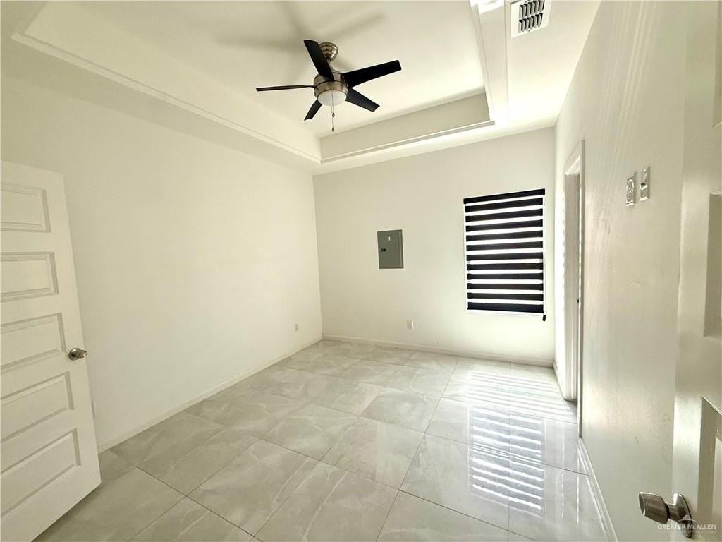 5608 Puffin Ave #4 - Photo 4 of 10