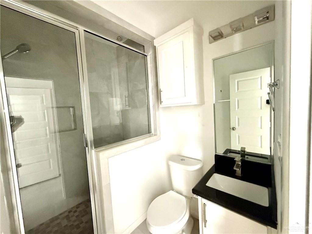 5608 Puffin Ave #4 - Photo 5 of 10