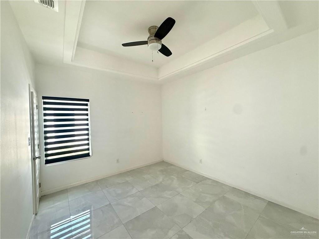 5608 Puffin Ave #4 - Photo 7 of 10