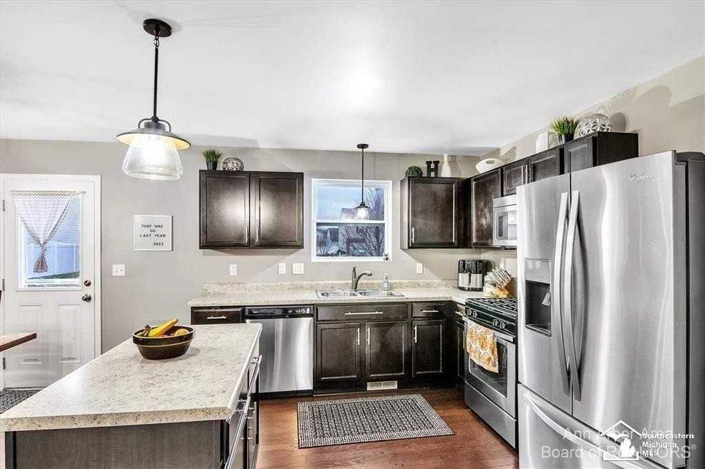 8422 Walnut Hl - Photo 2 of 20