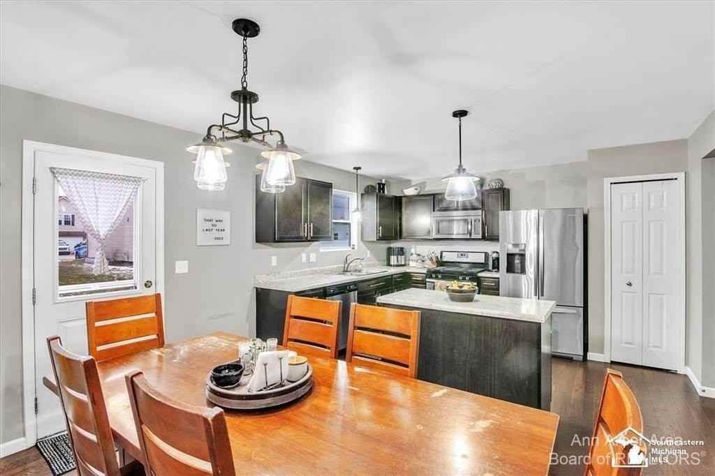 8422 Walnut Hl - Photo 3 of 20