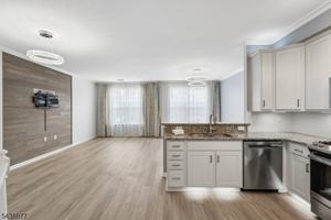 featured image of 612 Lopez Ln