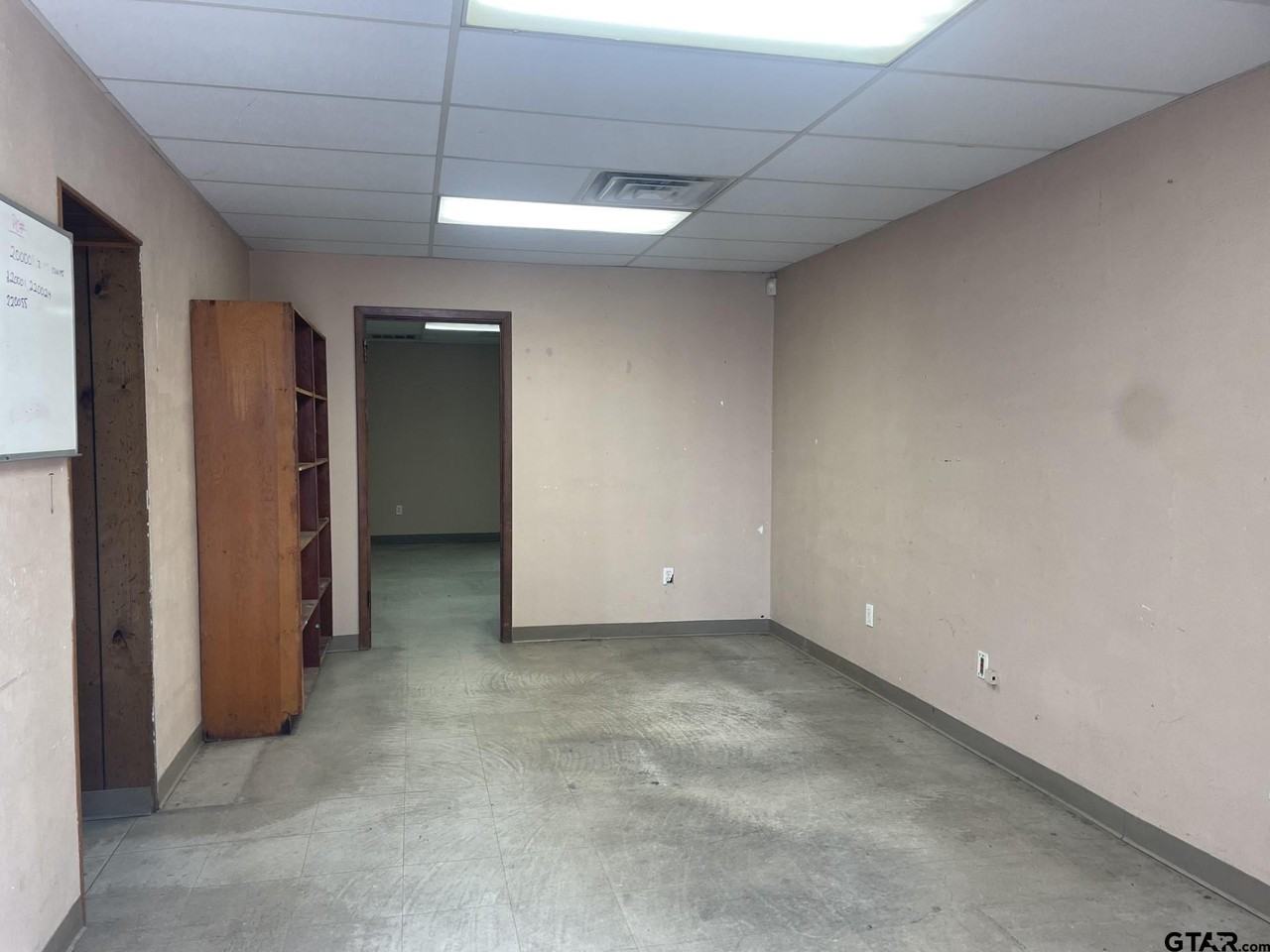 4843 Tidwell Dr - Photo 3 of 11