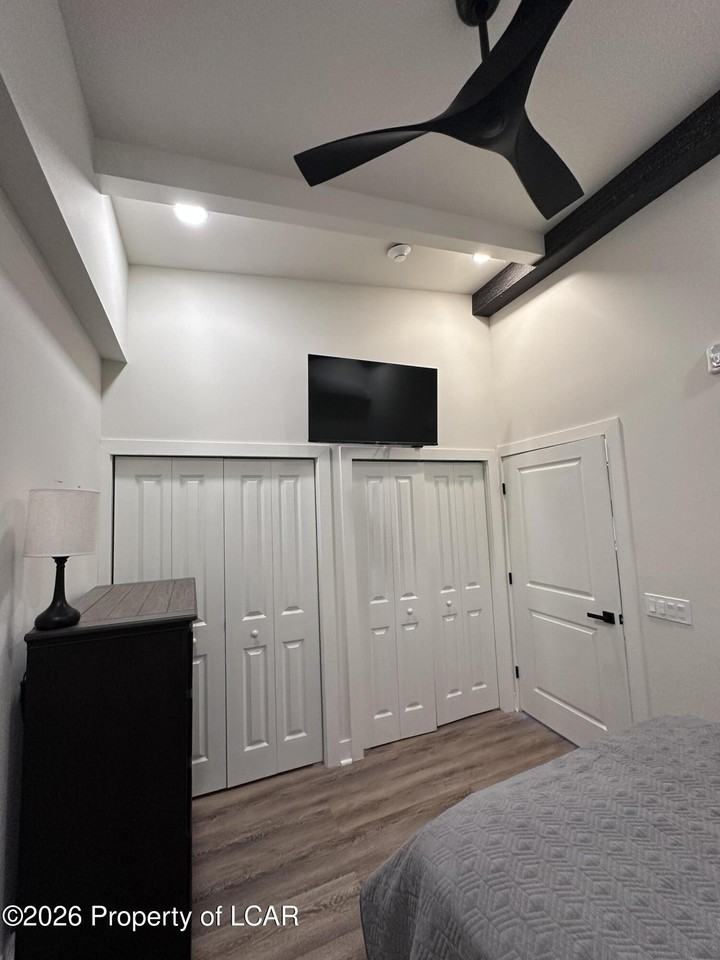 157 N Main St - Photo 7 of 10