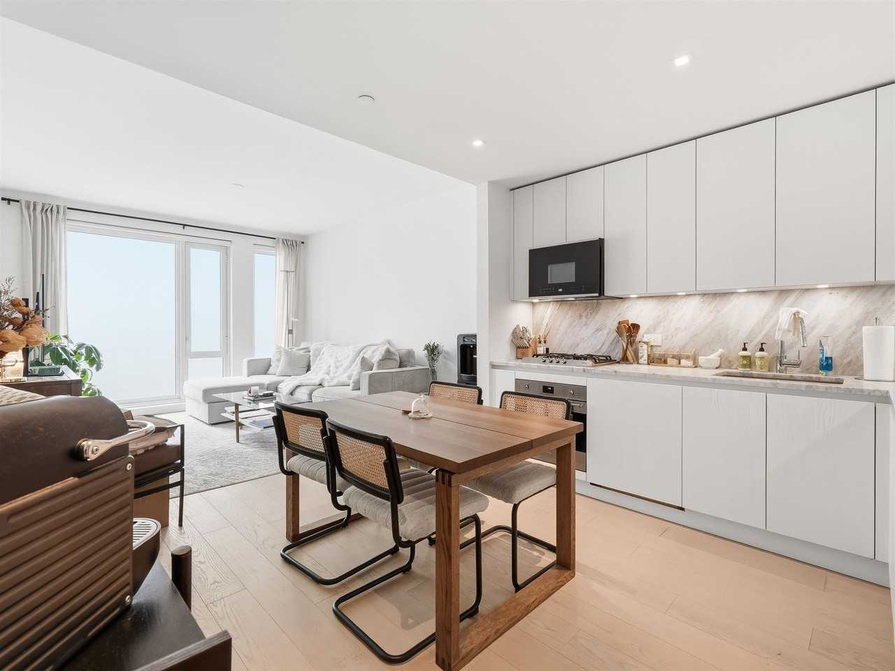 144 1st St #5H - Photo 4 of 30