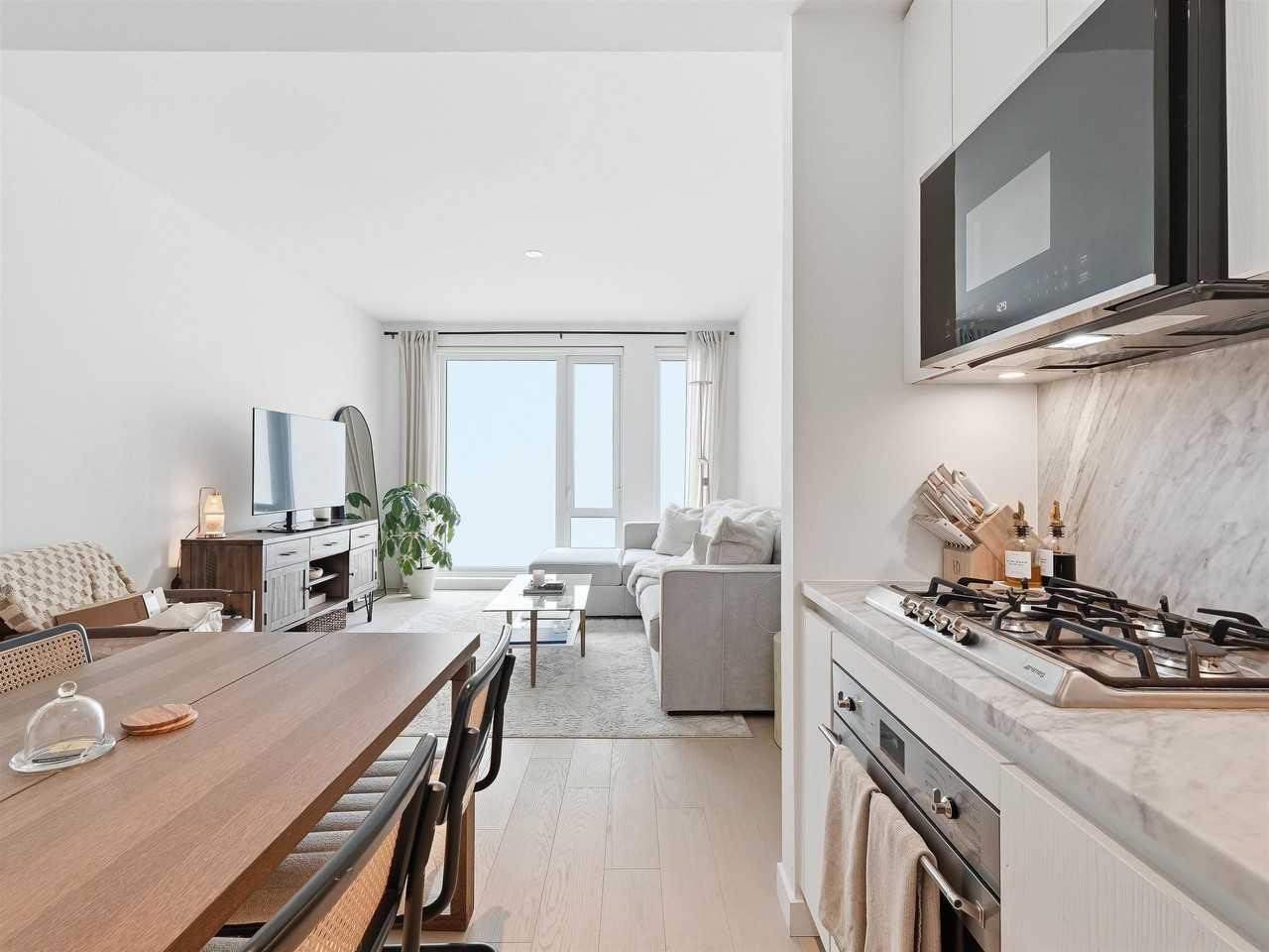 144 1st St #5H - Photo 7 of 30