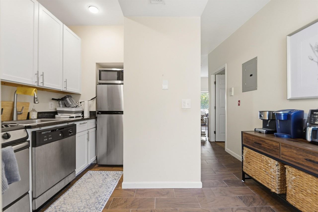 56 Madison St #3 - Photo 6 of 10