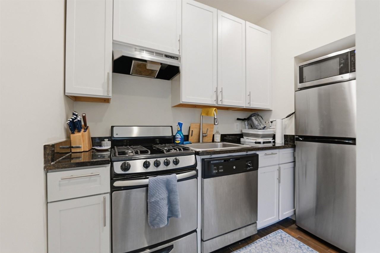 56 Madison St #3 - Photo 7 of 10