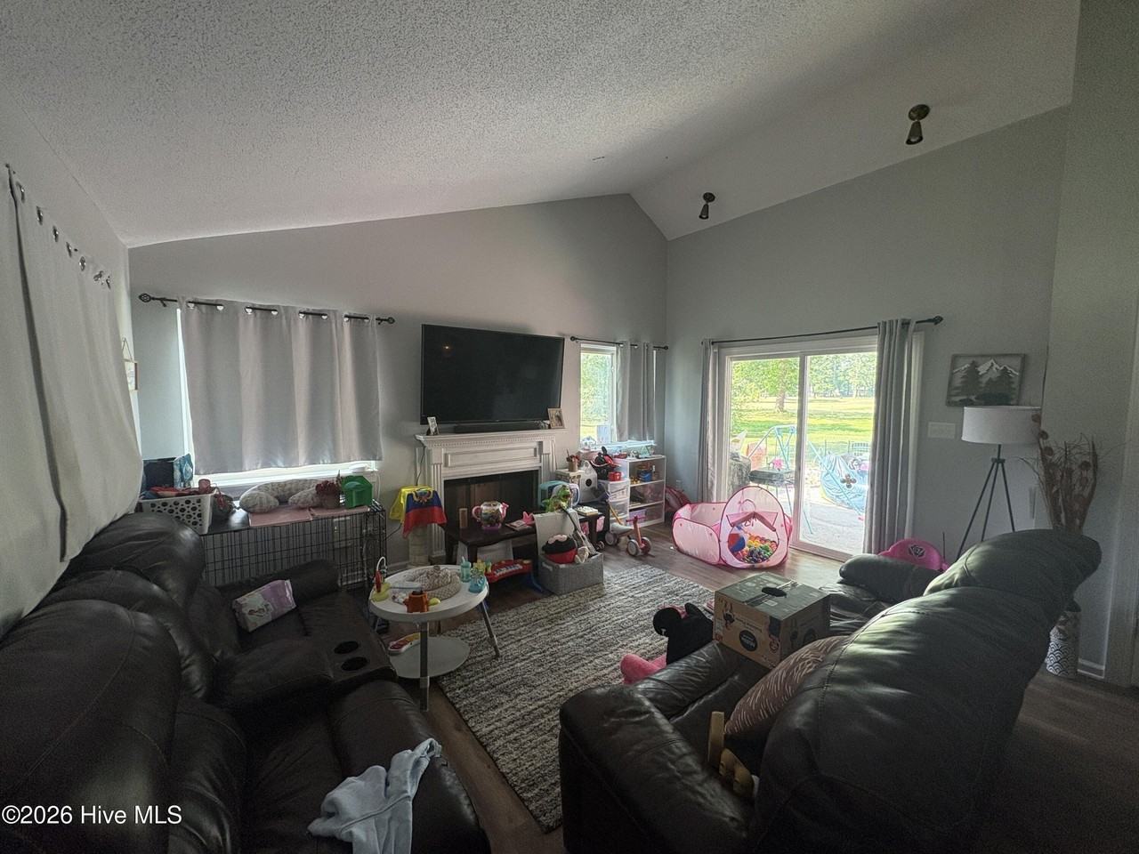 142 Quarterdeck Townes - Photo 2 of 15