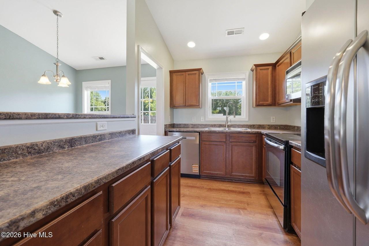202 Long Neck Dr - Photo 5 of 18