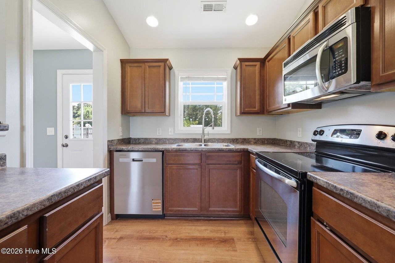 202 Long Neck Dr - Photo 6 of 18