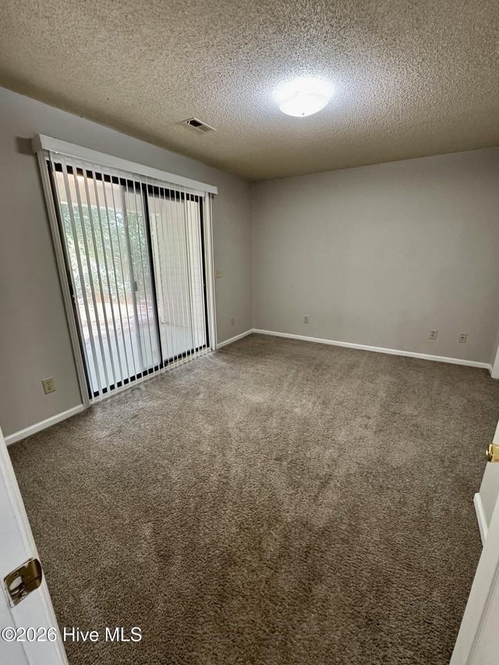 3400 Evans St #B - Photo 3 of 9