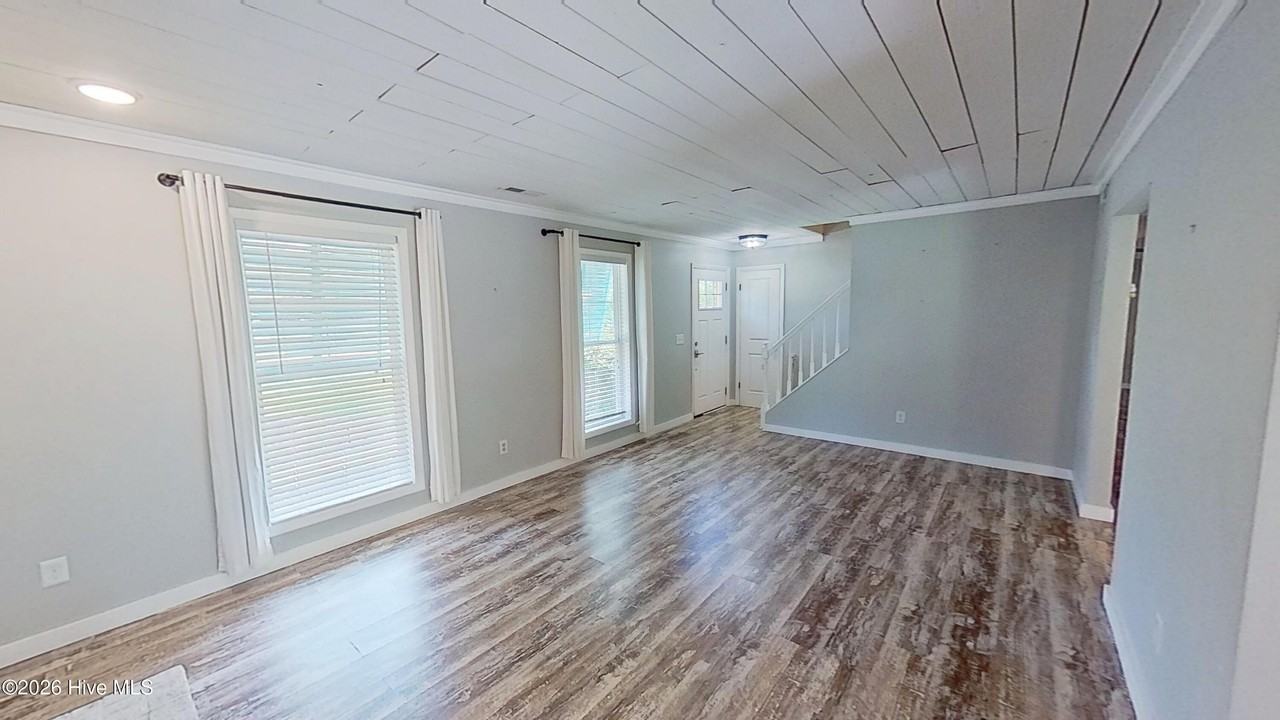 4723 Waltmoor Rd - Photo 5 of 34