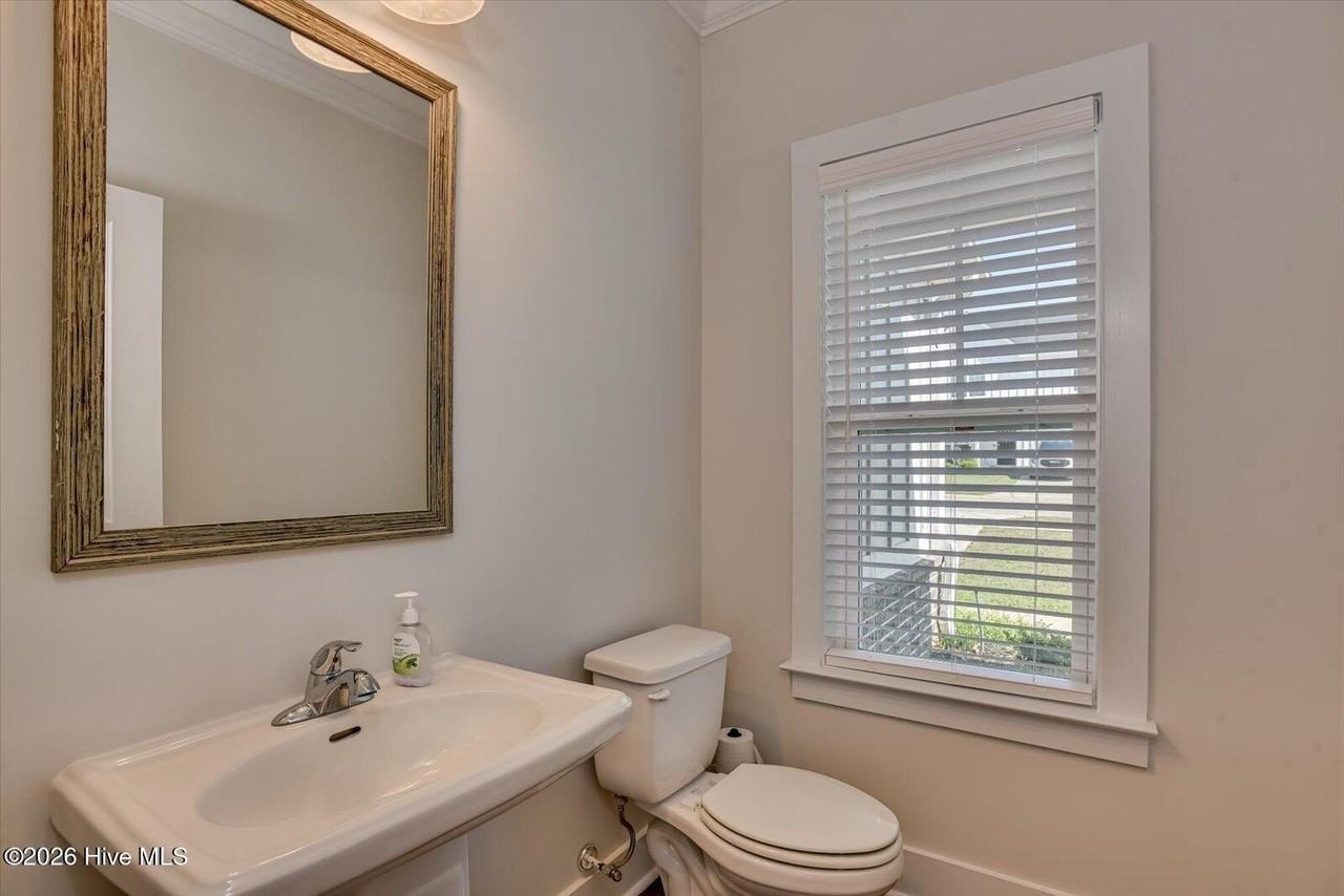409 Barrow Ln - Photo 3 of 16