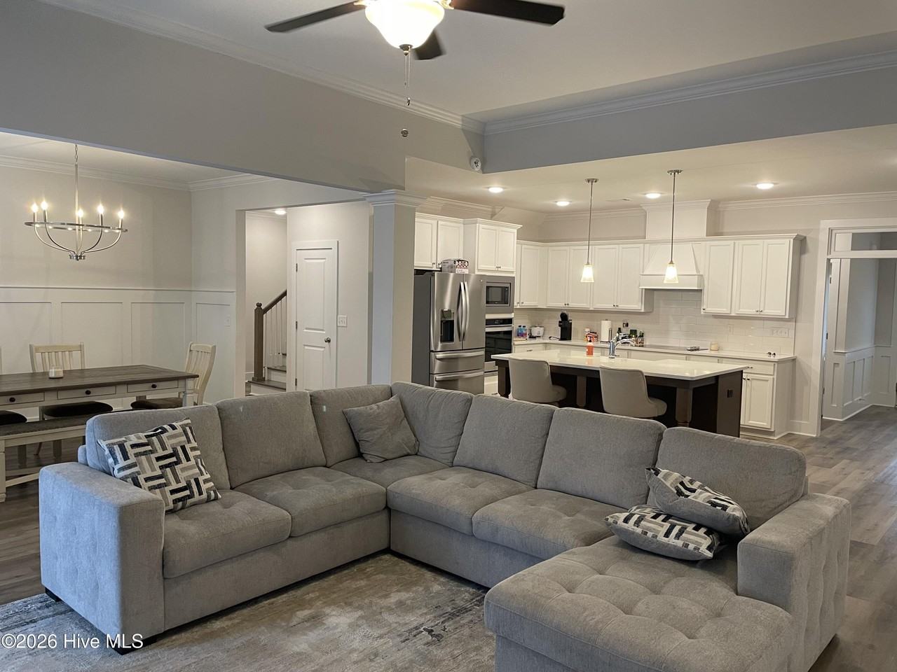 409 Barrow Ln - Photo 6 of 16