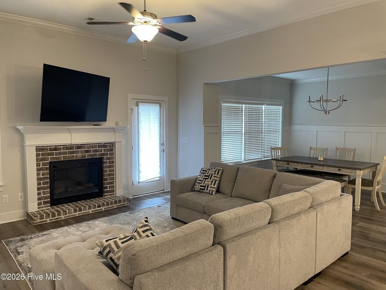 409 Barrow Ln - Photo 7 of 16