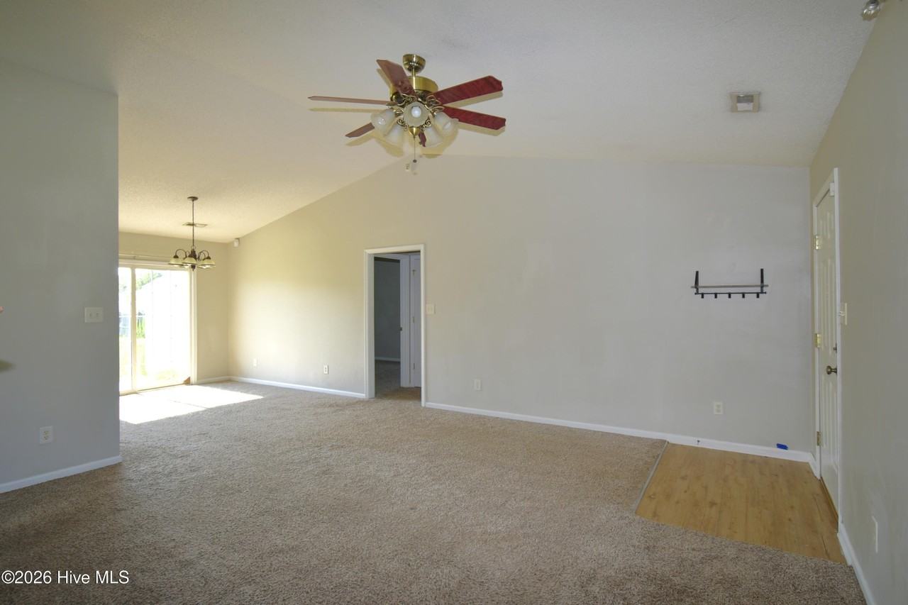309 Kenilworth Pl - Photo 4 of 22