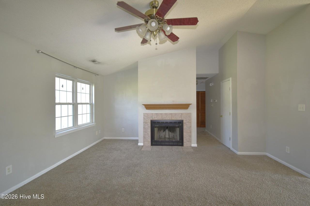 309 Kenilworth Pl - Photo 5 of 22