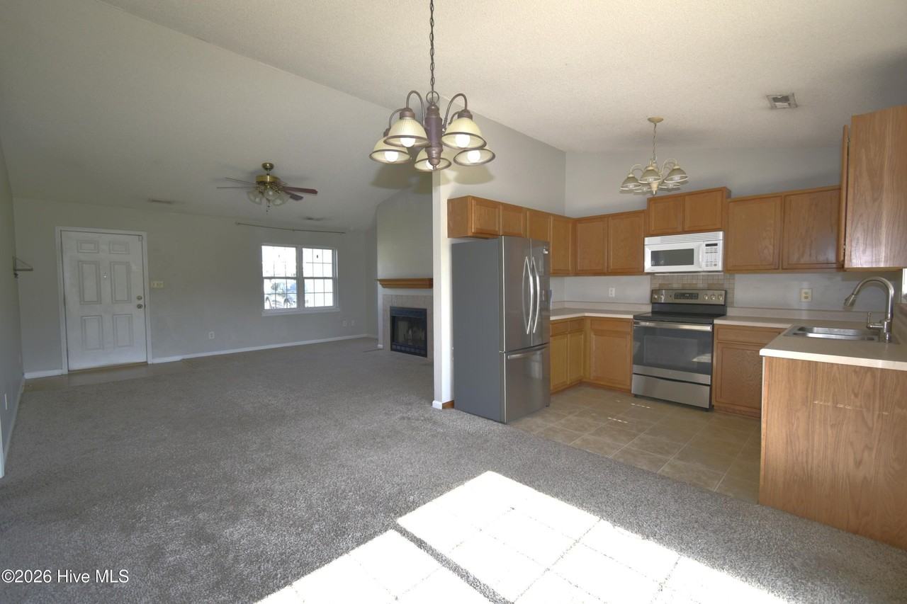 309 Kenilworth Pl - Photo 7 of 22