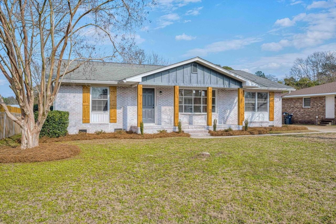 254 Hinman Dr - Photo 3 of 32